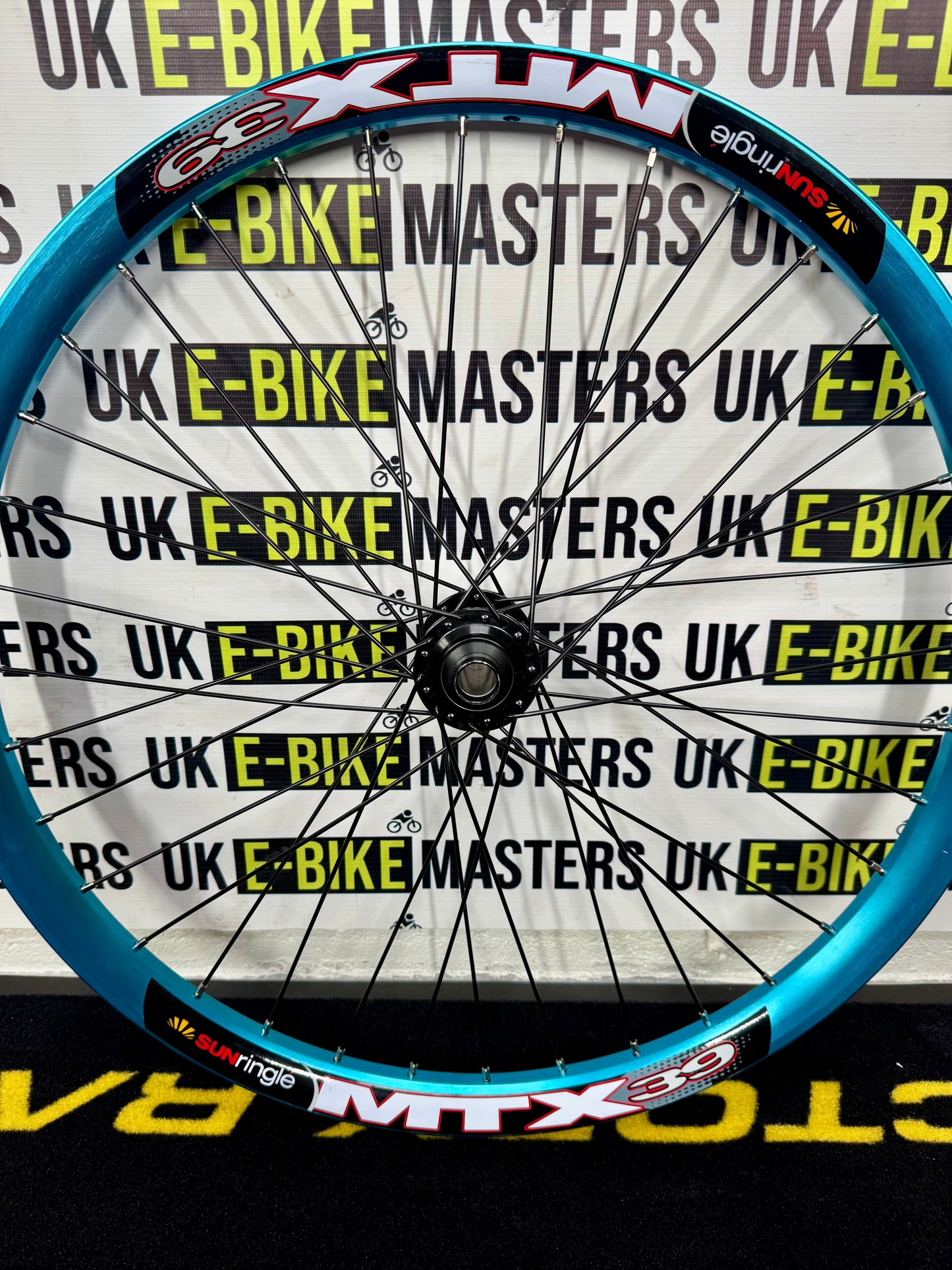 MTX Bolt Thru Front Wheel 26” 110x20mm Blue