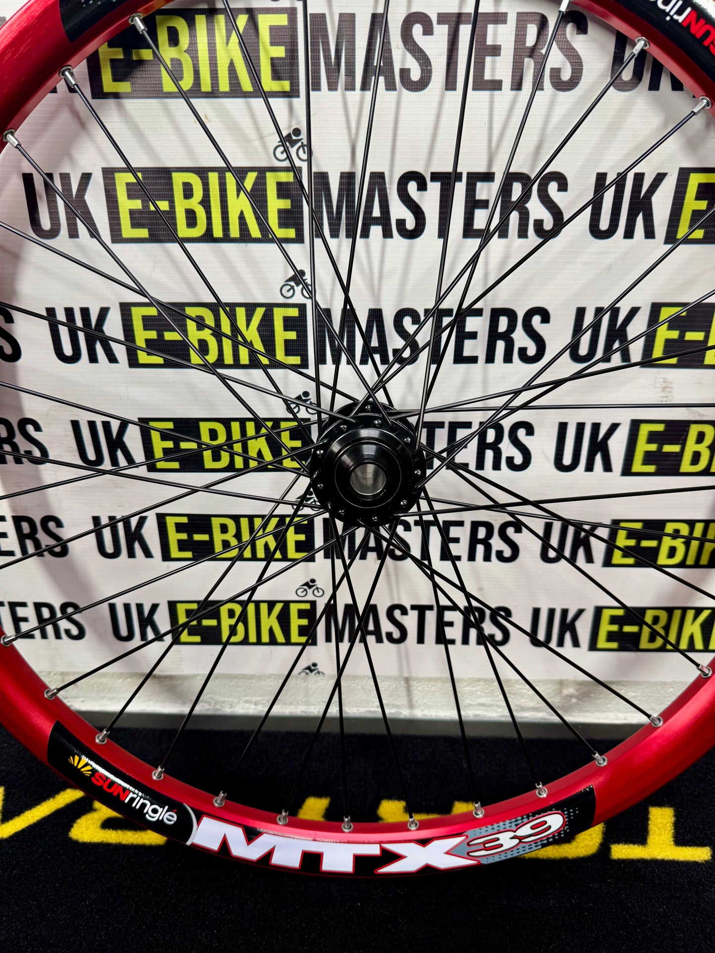 MTX Bolt Thru Front Wheel 110x20mm Red