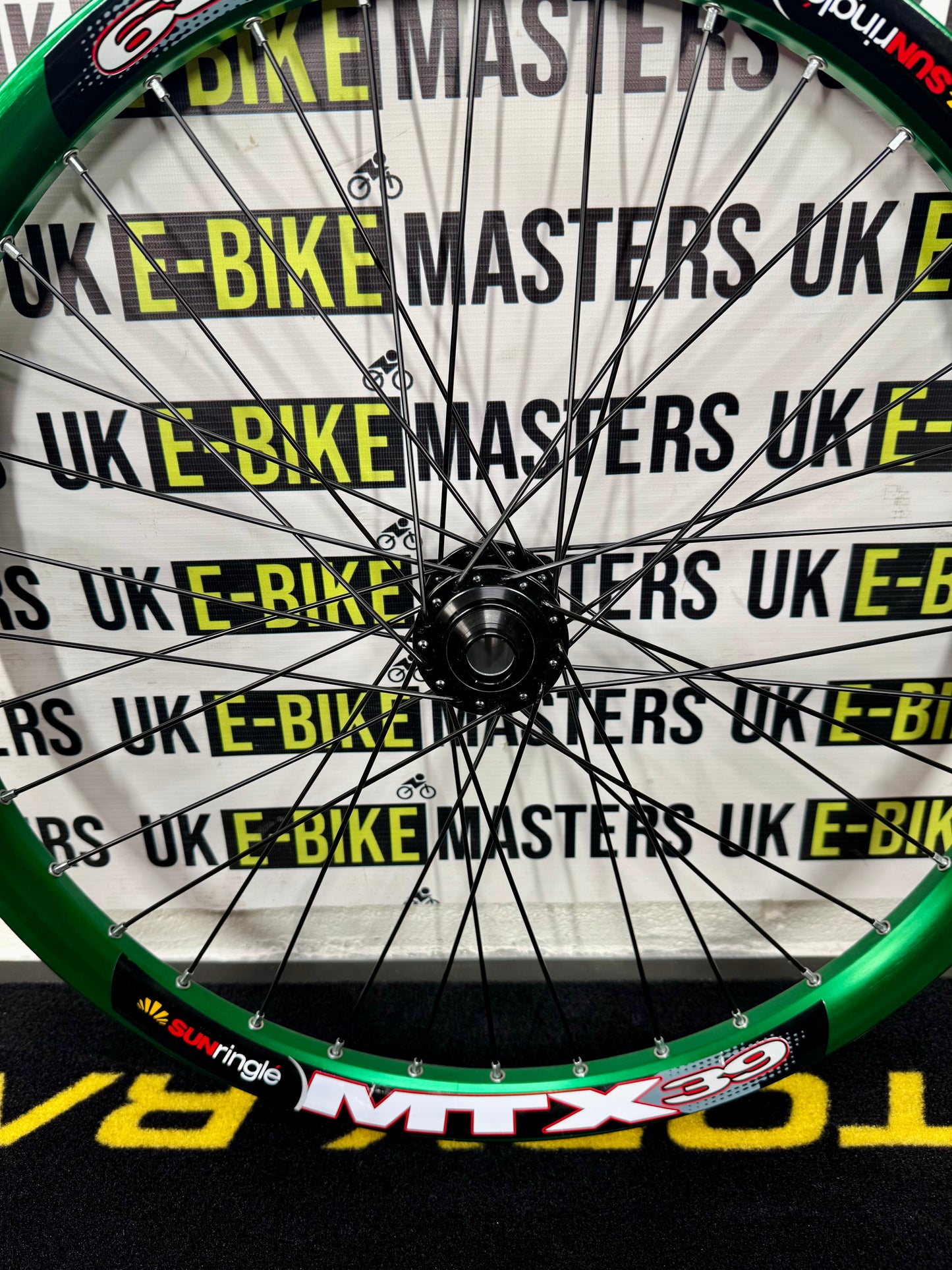 MTX Bolt Thru Front Wheel 26” 110x20mm Green